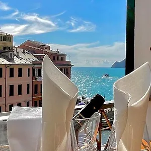 piazza-grande.hotelitalianriviera.com/