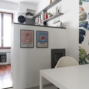 apt-youhosty-savona108.it-lombardy.com/